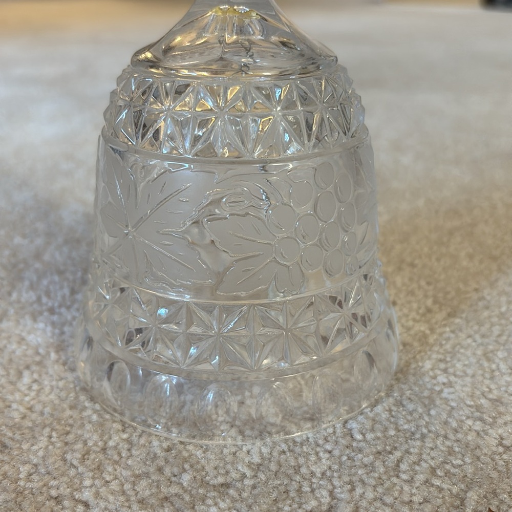 Clear Crystal Glass Hand Etched Bell - Picture 3 of 6